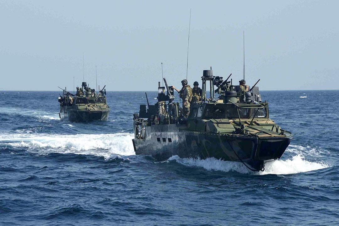 伊朗在波斯灣扣留了美國海軍的兩艘艦艇和船上的10名船員。圖為美國海軍艦艇。攝:Mass Communication Specialist 1st Class Peter Lewis/U.S. Navy/Handout via Reuters