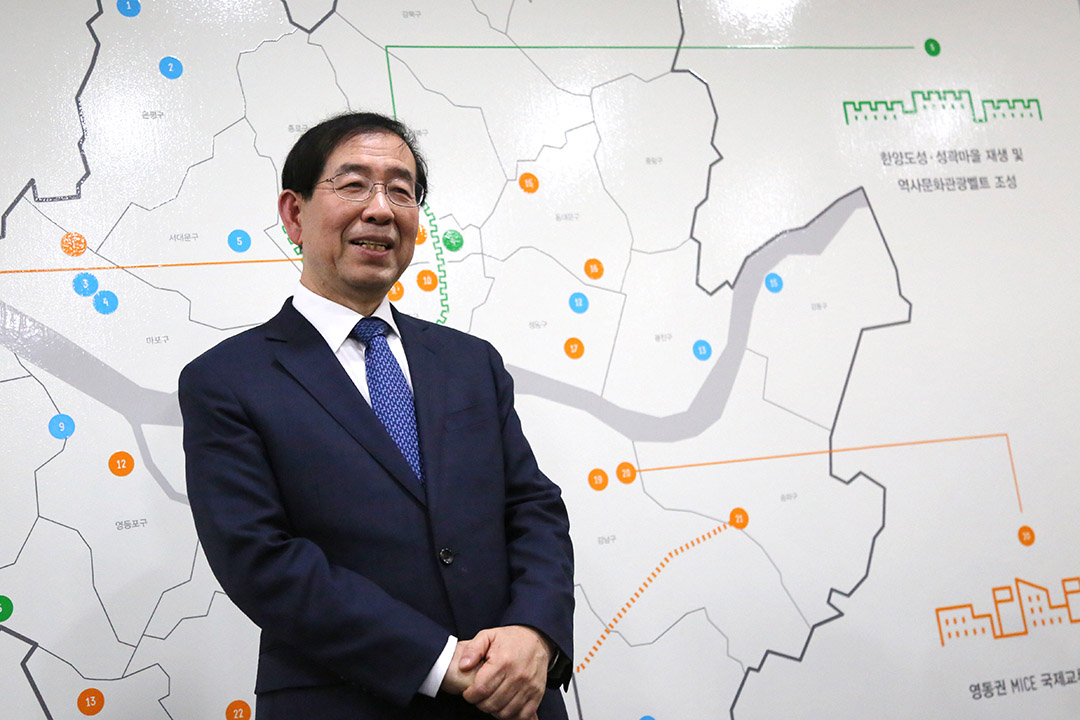 首爾市長朴元淳與中央政策背道而馳,推出「減少一座核電站」政策,獲得空前成功。攝:孫賢亮/端傳媒