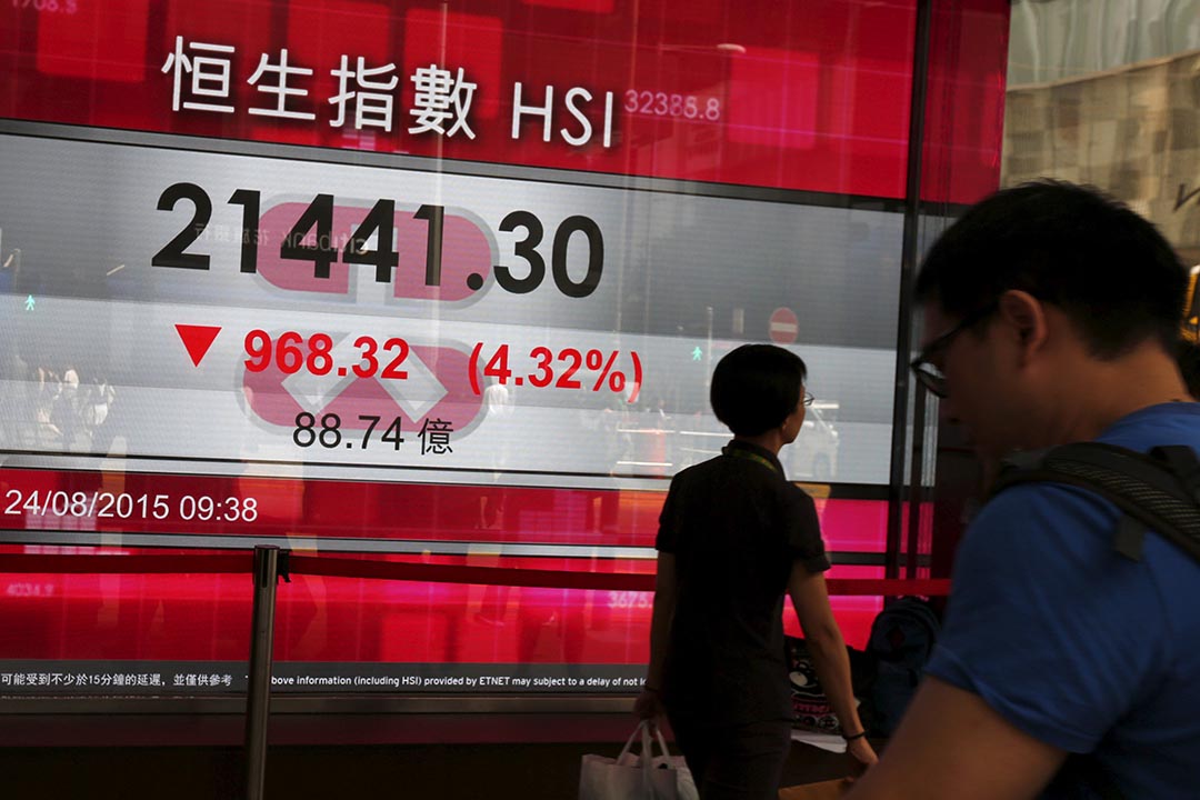 2015年8月24日,恆生指數單日跌過千點。攝:Bobby Yip/REUTERS