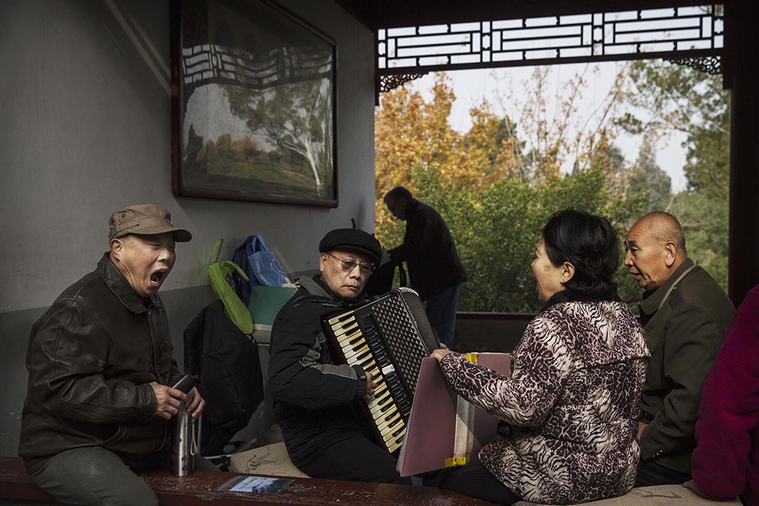 中國社保基金2014年決算11月16日公布,支出增幅高於收入增幅,顯示存在支出壓力。攝:Kevin Frayer/Getty