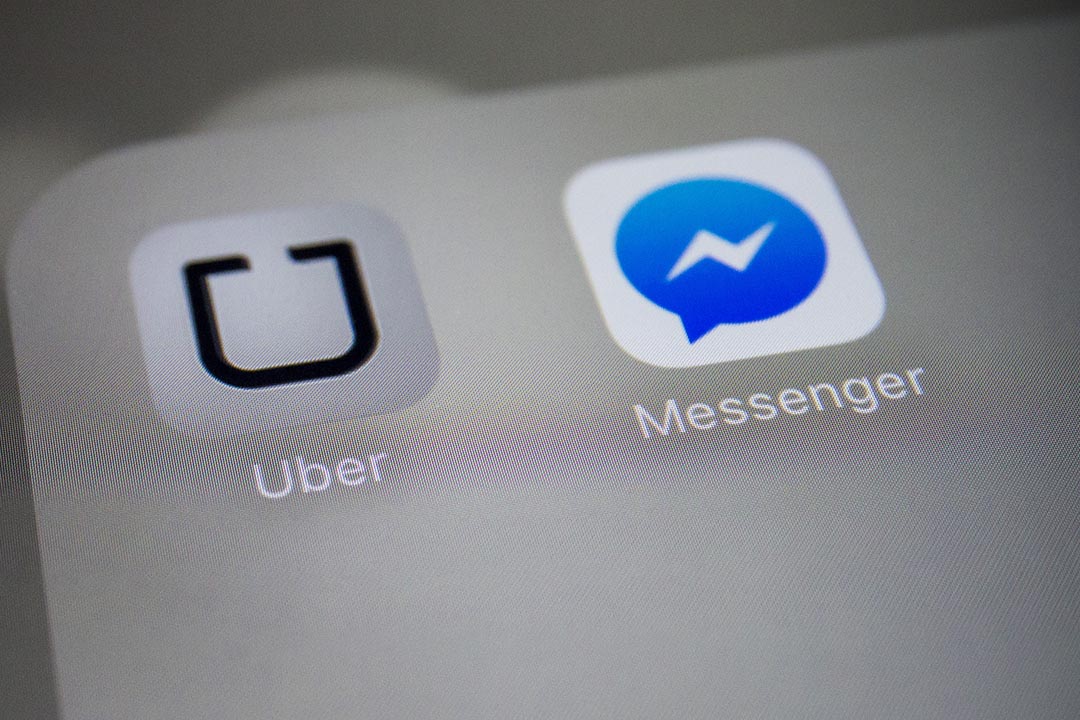 Uber 將與 Facebook 的 Messenger 合作,用户可在 Messenger 上直接叫車。端傳媒攝影部/設計圖片