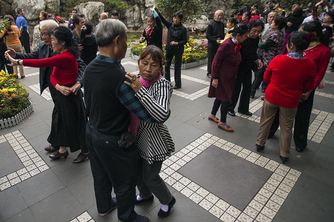 人民公園內常見市民跳舞及健身。攝: Yue Wu/ 端傳媒