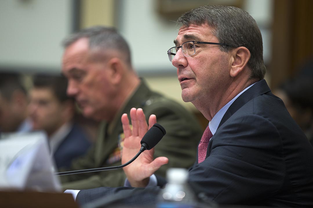 美國國防部部長卡特(Ash Carter)證實,本月美軍在空襲敘利亞的行動中炸死「伊斯蘭國」(IS)二號人物 Abdul Rahman Mustafa al-Qaduli(又名 Hajji Iman)。圖為卡特3月22日在接受預算質詢。攝 : Evan Vucci/AP