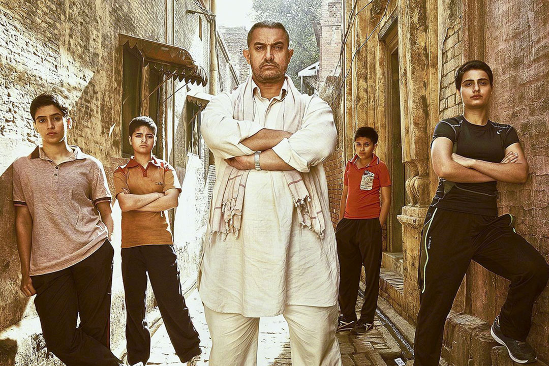 印度巨星阿米爾.罕(Aamir Khan)的新作《摔跤吧!爸爸》(*Dangal*)近日在中國上映。這部真人真事改編的電影,去年底上映時就在印度引發爭議。